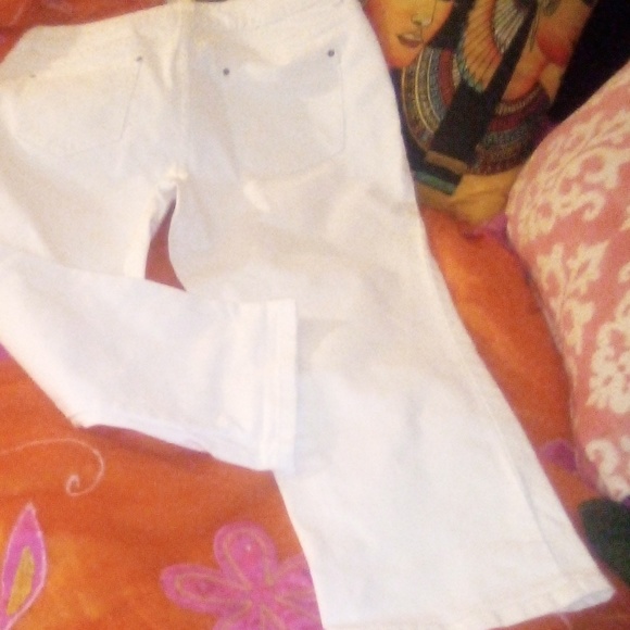 Ladies Chico Jeans - Picture 7 of 7